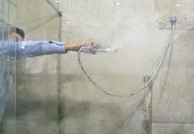 Rastvorite u toploj vodi i poprskajte staklo, slavinu i kadu: TUŠ POSTAĆE KAO NOV!