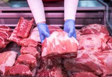 “ZBOG TOGA SAM I DAO OTKAZ” Bivši mesar otkrio sve trikove kako varaju kupce u mesarama – “Šef objekta stavlja sebi bonus u džep”