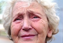 RODILA SAM 4 DECE, SADA NEMAM NIKOG I SVI SU ME OSTAVILI, A ŽIVOT SAM DALA ZA NJIH: Ćerka stvorila UŽASAN razdor, ovo ne mogu OPROSTITI