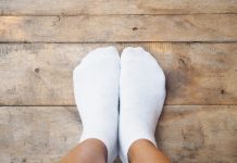 Bijele čarape može biti teško očistiti, ali s ovom metodom ponovno će izgledati potpuno nove.