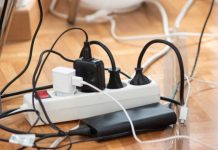 GLAVNI JE UZR0ČNIK VEĆINE P0ŽARA: Jedan kućni uređaj nikada ne uključujte u produžni kabl