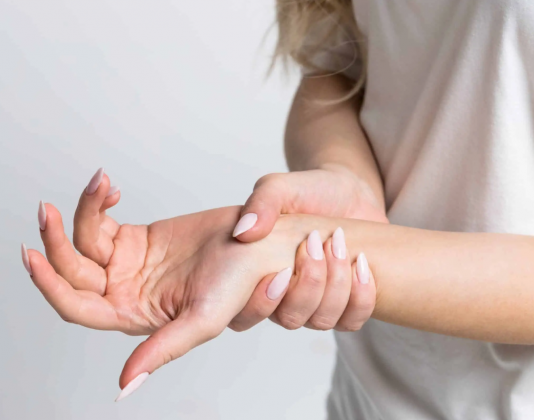 Nikada nemojte zanemariti sljedeće simptome, POGOTOVO AKO STE STARIJI OD 40 GODINA!