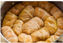 Evo kako da se sarma ne raspadne tokom kuhanja: Ovako se pravilno savija i uspijeva čak i početnicima