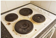 NAJBOLJI TRIK ZA BLISTAV ŠPORET BEZ RIBANJA! Skida sve fleke i masnoću u sekundi, tajna je u 2 stvari koje već imate!