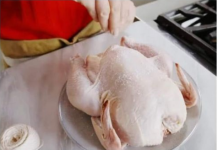 NIKAD NE JEDITE OVAJ DIO PILETINE, TO JE ČISTI OTROV: IMA NAJVIŠE PARAZITA I BAKTERIJA A SVI GA VOLE!