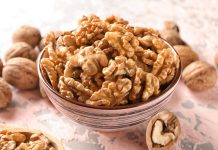 Ovo je prvi znak početka starenja mozga: Koje namirnice treba redovno jesti da bi radio kao sat