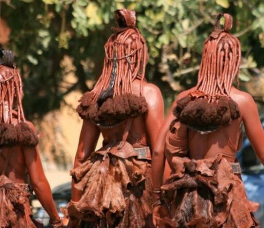 VEKOVIMA ŽIVE PO NEOBIČNIM PRAVILIMA: Najlepše pleme na svetu gde žene vode glavnu reč i ne kupaju se vodom već OVIM