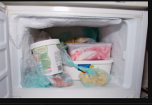 Čistili kuću posle babine smrti pa pronašli šokantno “nasleđe” u zamrzivaču: U porodici je već 84 godine, a niko za njega nije znao (FOTO)