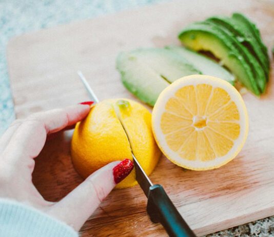 Stavite 2 limuna u rernu prije spavanja – evo šta će se dogoditi kada ustanete!