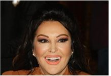 NEPREPOZNATLJIVA! Dragana Mirković ŠOKIRALA izgledom – Duga crna kosa nestala, pogledajte što je učinila! (FOTO)