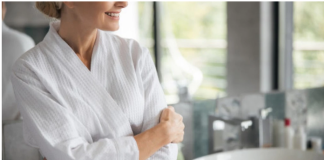 Ceo život pogrešno nosite bademantil: Ostaćete šokirani kada budete videli kako se pravilno vezuje