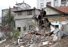 Pravila koja spašavaju živu glavu i koja MORATE ZNATI: EVO ŠTA DA URADITE U SLUČAJU ZEMLJOTRESA