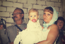 “DOK SAM ŽIVA NEĆU DA DOPUSTIM DA MOJA UNUKA UPOZNA SVOJU MAJKU”: Kada čuju, svi aplaudiraju na ODLUCI ove žene