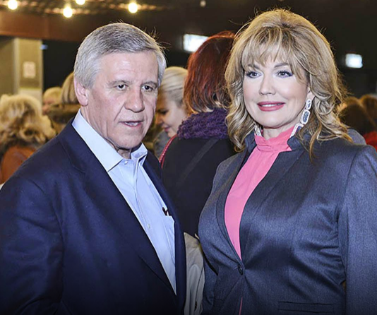 Pogled zbog kog kuća vredi čitavo bogatstvo: Suzana Mančić i Simeon Ocomokos otvorili vrata svog doma u Grčkoj! – Zavirite u njihov RAJ