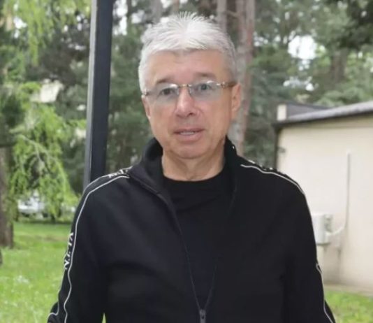 Sto puta ste je vidjeli na televiziji, a niste znali da je sestra Saše Popovića: On joj nije dao da priča o tome, sramota ga? Sad kad je oboIio javno zakukala..