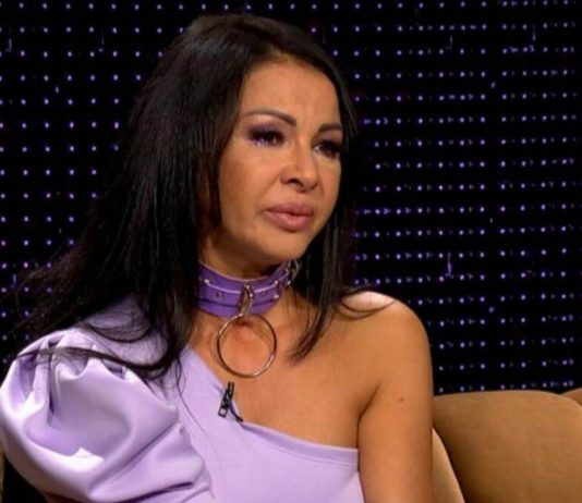 PEVAČICA PRODAVALA VILU ZA 2 MILIONA EVRA, A SIN RADI KAO MOLER! Folkerka ga rodila maloletna i 10 godina ga nije videla!