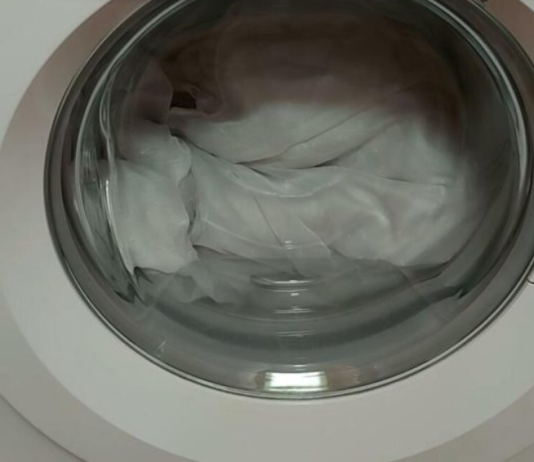 VEŠ MAŠINA SE NIKAD NEĆE TRESTI KADA RADI CENTRIFUGU AKO NAPRAVITE OVO: Samo MAJSTORI znaju, RJEŠENJE JE SJAJNO