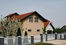 Čovek nije znao da 7 godina NE ŽIVI SAM u kući: Slučajno našao tajna vrata, a onda…