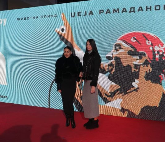 “Rodila devetoro, pobacila četvoro, nju dala na usvajanje, sestra joj se udavila”: Stravična ispovest naše pevačice