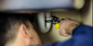 MAJSTOR OTKRIO ŠTA NIKAKO NE SMIJETE DA SIPATE U SUDOPERU: “To je pravi cement za cijev” – DOBRO OTVORITE OČI