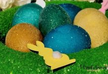 Zaboravite na lukovinu i čarape: Ovog Uskrsa hit su svjetlucava jaja, a treba vam samo 1 namirnica