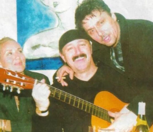 DOK NJEGOVE KOLEGE OD HONORARA KUPUJU STANOVE, ON JEDVA DA ZARADI 1000 EVRA ZA CELU GODINU: Međutim kada su u pitanju skandali, e tu je PRVI, nećete verovati ko je u pitanju