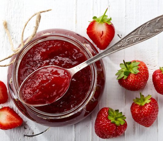 Ima samo 3 sastojka, sprema se za pola sata, a ukus mu je prosto neodoljiv: Napravite sami domaći džem od jagoda