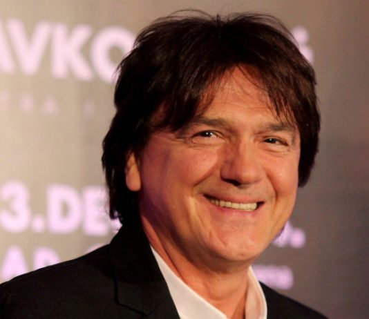 Kako je Zdravko Čolić izgledao kao dete: Isplivala nikad viđena slika iz detinjstva najveće muzičke zvezde –Jasno se vidi da nije rođen u luksuzu (Foto)