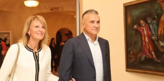 KAD TI JE SIN NOVAK ĐOKOVIĆ – U ovoj velelepnoj vili žive Dijana i Srđan: Unutra je čist glamur, a dvorište je kao iz bajke, pogledajte samo (foto)