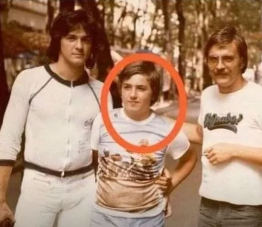 Znate li ko je OVAJ DEČAK SA ČOLOM I DAVORINOM? – Danas je velika zvezda, nema šanse da ga prepoznate