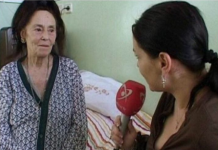 DIJETE JE RODILA U 66. GODINI PA ZAVRŠILA NA STUBU SRAMA: Evo kako ona i njena kćerka danas izgledaju i žive