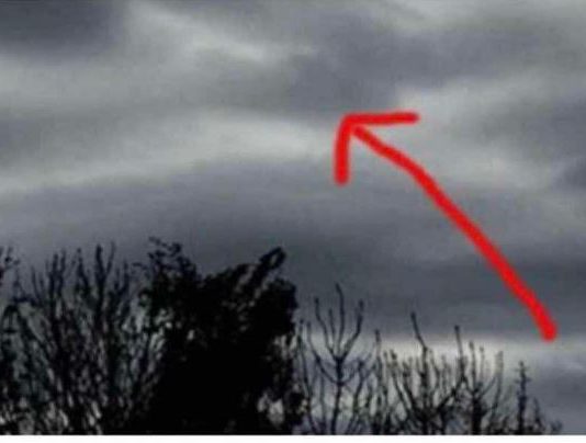 Čovjek Je Fotografsao Tamne 0blake, Kada Je Bolje Pogledao Sliku Trnci Su PREKRILI Njegovo Tijelo