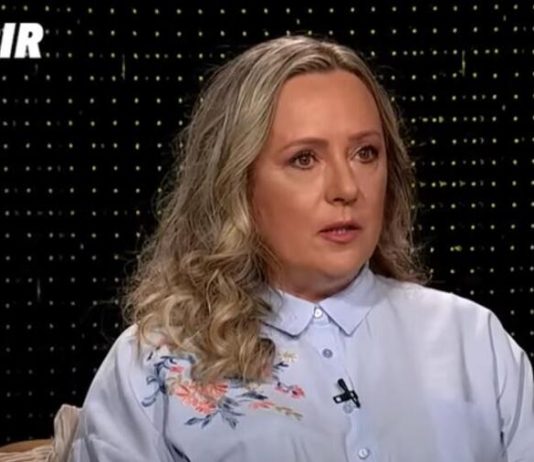 “Deca i ja smo u dugovima, živimo kao socijalni slučaj” – NAKON SMRTI NAŠEG POZNATOG PEVAČA, NJEGOVA UDOVICA OSTALA NA RUBU EGZISTENCIJE