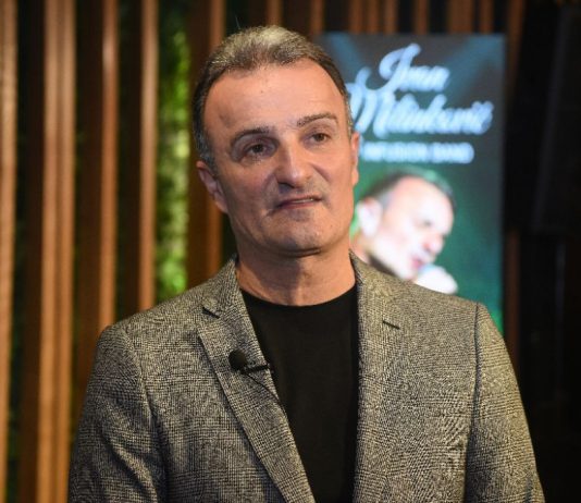 Sve od drveta je sam napravio pa i kuhinju: Vila Ivana Milinkovića nalik je na španske hacijende, zavirite u nju (FOTO)