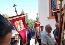 ČUDO U SRPSKOJ SVETINJI:Kada Vidite šta je uradila lasta odmah ćete se pomoliti!!!!!