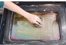 NE MORATE SKIDATI STAKLO! Evo kako da očistite fleke između duplih stakala rerne: ŽENA PODIJELILA TRIK NA DRUŠTVENIM MREŽAMA