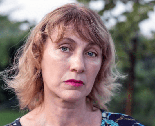 Žene 50+ nikako ne treba da biraju ovu frizuru i boju kose: Čini da izgledaju starije i umorno