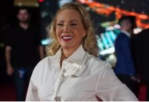 Ovako izgleda tijelo žene od 65 godina kad se fotografije ne fotošopiraju: Brena se skinula u kupaći i pokazala sve nesavršenosti FOTO