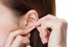 AKO VAS NEPRESTANO SVRBE UŠI, DOBRO OBRATITE PAŽNJU: Nije dovoljno samo ČIŠĆENJE VOSKA – ovo su svi mogući uzroci SVRABA