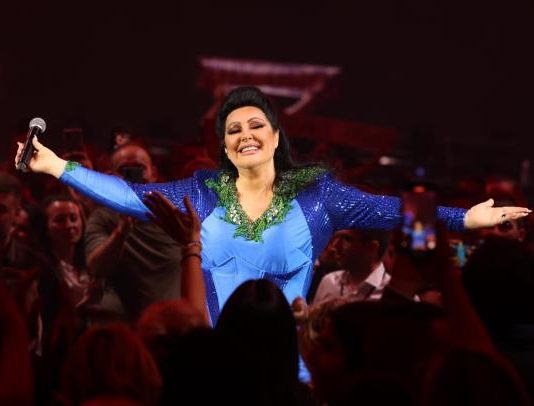 OVO JE PORODICA DRAGANE MIRKOVIĆ! Svi došli da podrže najvažniju ženu u njihovim životima, evo kako izgledaju