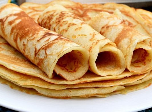 Nikada više nećete stavljati Običnu Vodu ili Mlijeko u palačinke: 1 sastojak daje mekoću, ovo niko ne zna