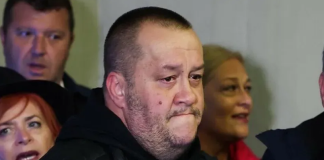 Ko je sin jedinac Halida Bešlića, sinoć stigao ispred Doma mladih: Zadesila ga slična sudbina kao oca