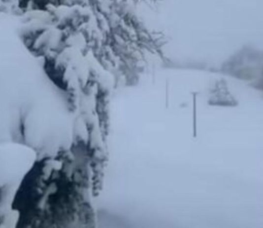 U regionu izmjereno 40 centimetara snijega koji i dalje pada