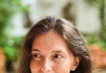 Jelenu je sestra posle majčine smrti ostavila u sirotištu i nikad se nije vratila po nju: Godinama kasnije stiže poziv koji je razorio na komade