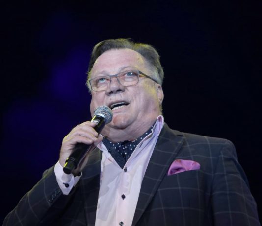 Halid je pred poslednji koncert primio infuziju i jedva stajao na nogama: Reči koje je uputio publici kidaju dušu