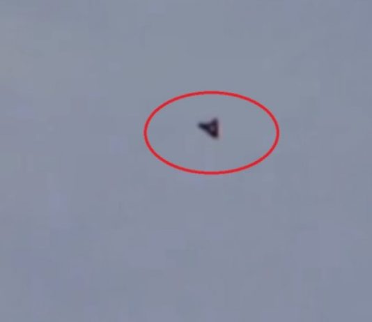 CRNI TROKUT SVE SE ČEŠĆE POJAVLJUJE NA NEBU, LJUDI U STRAHU: “Ovo je tek početak”