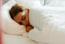 Večeras OBAVEZNO stavite OVO ispod jastuka: Dok vi spavate NOVAC će početi da se GOMILA