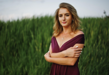 Priča o Clari Moreau: Kuća od ružinog drveta