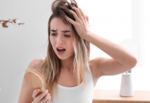 NAPRSKAŠ, 0STAVIŠ 15 MINUTA: Smjesa od DVA SAST0JKA spriječava 0PADANJE KOSE i jača je od korijena do vrha