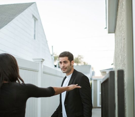 Četiri znaka koji otkrivaju da partner više nije zainteresovan